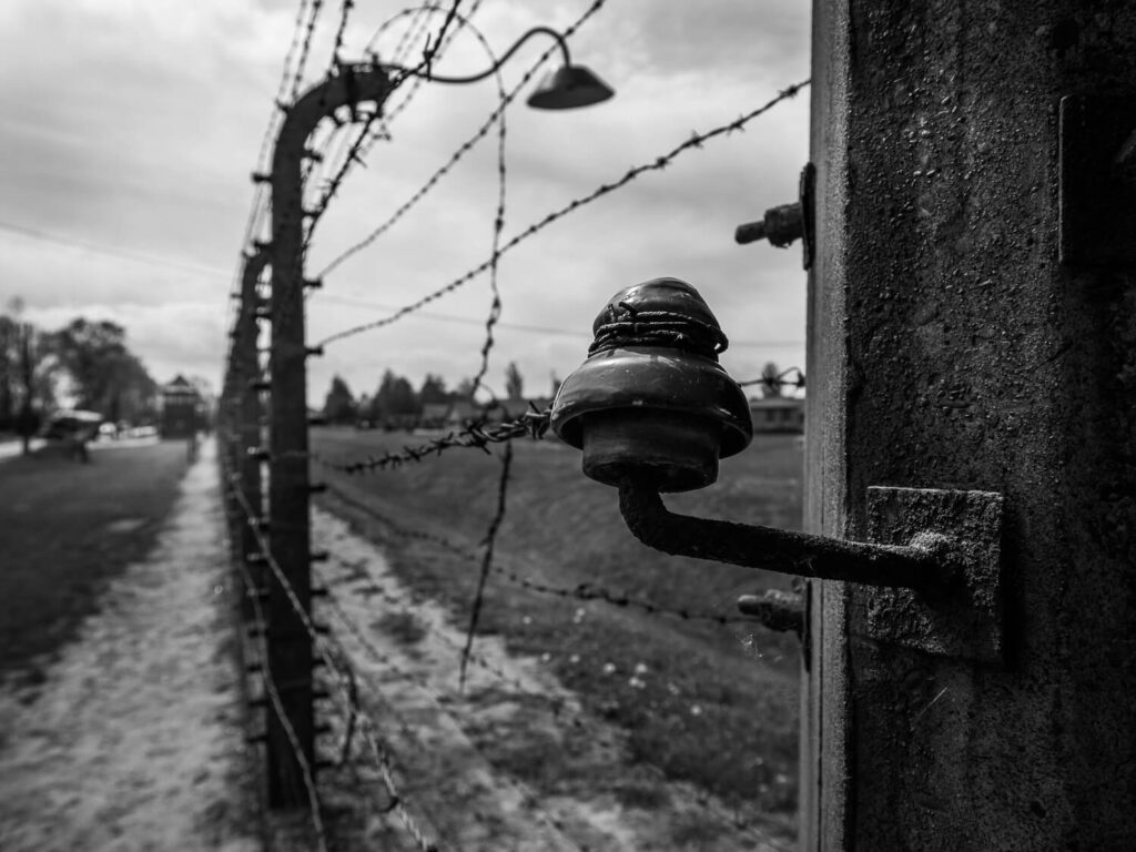 AUSCHWITZ