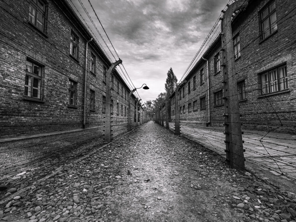 AUSCHWITZ